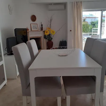 Apartment Vila Gaivota With Terrace In
