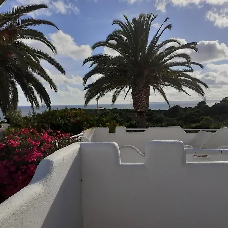 Apartment Vila Gaivota With Terrace In
