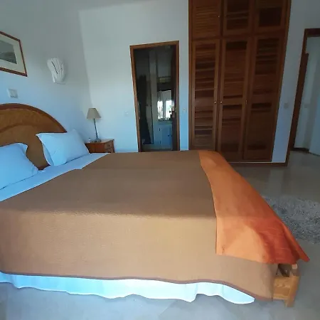 Apartment Vila Gaivota With Terrace In