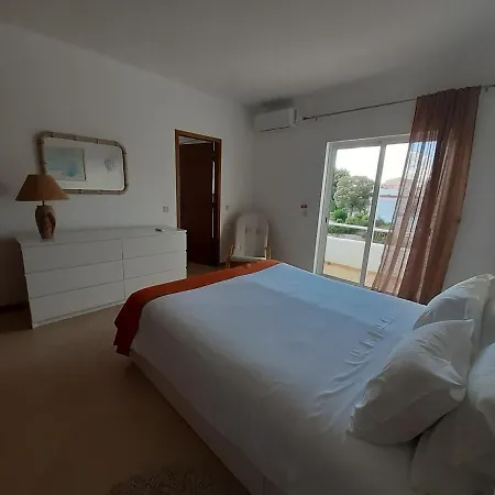 Apartment Vila Gaivota With Terrace In